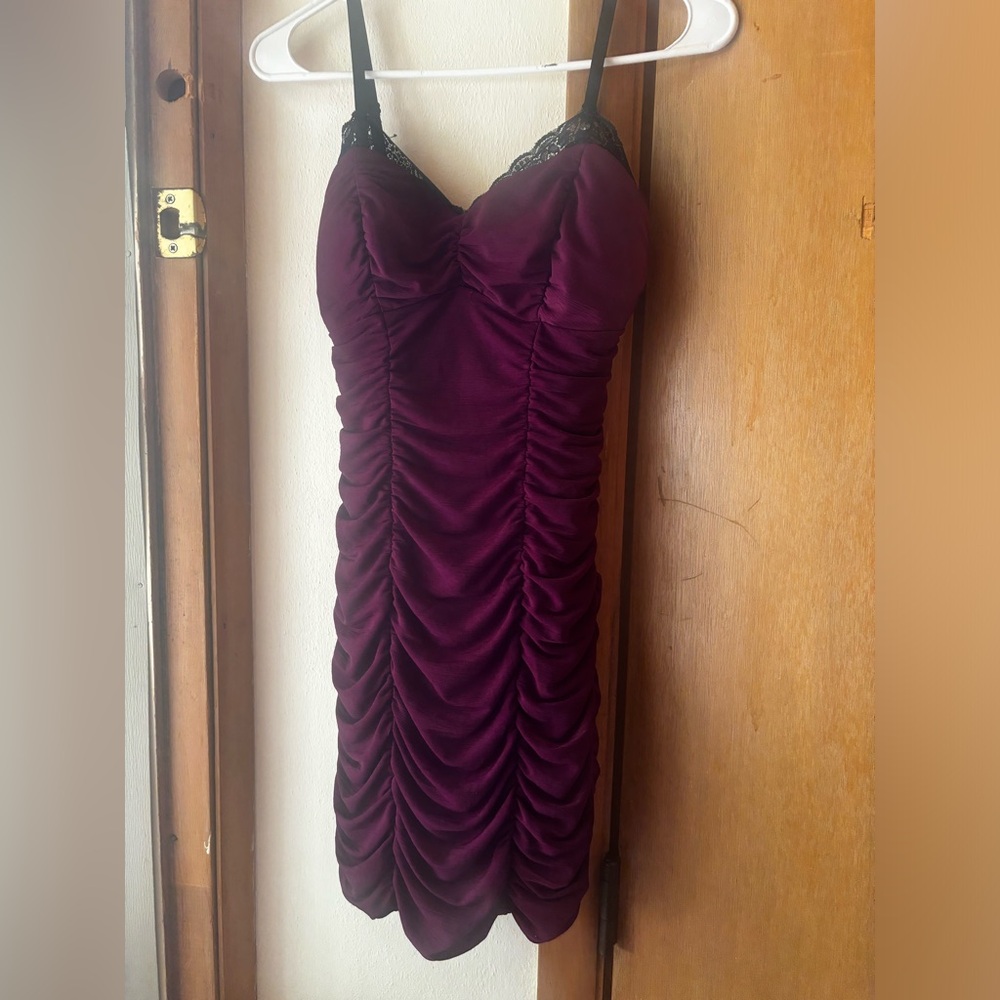 Guess ruffled shaping  dress SIZE 6 purplish color